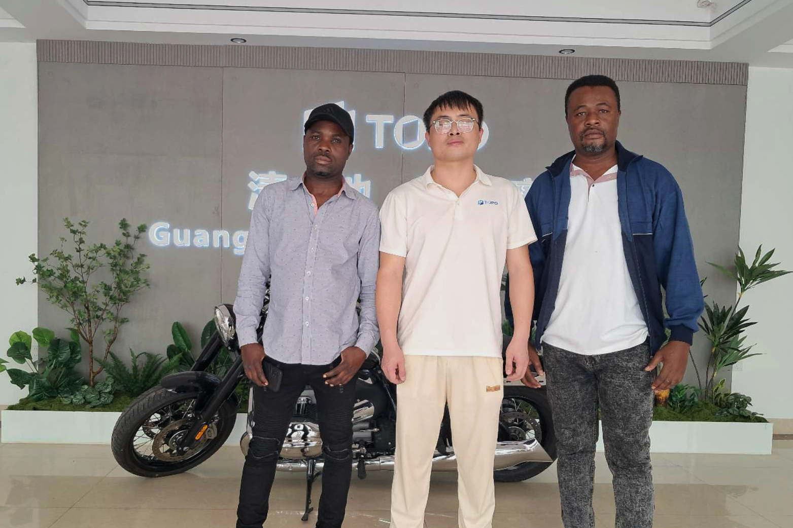 参观广州工厂 (2)