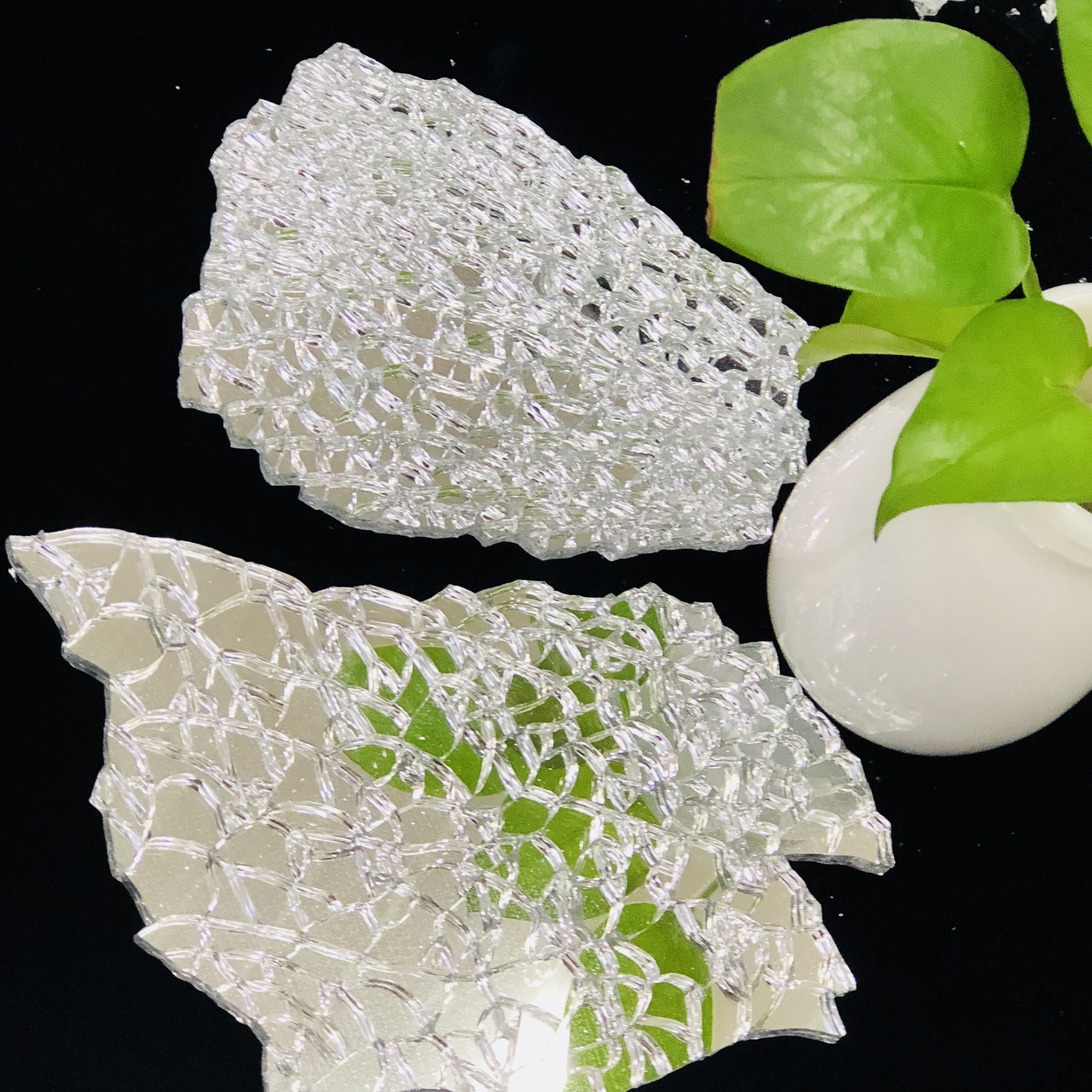 2mm 3mm 4mm 5mm 6mm 8mm 10mm 12mm 抗氧化纳米钢化镜面玻璃