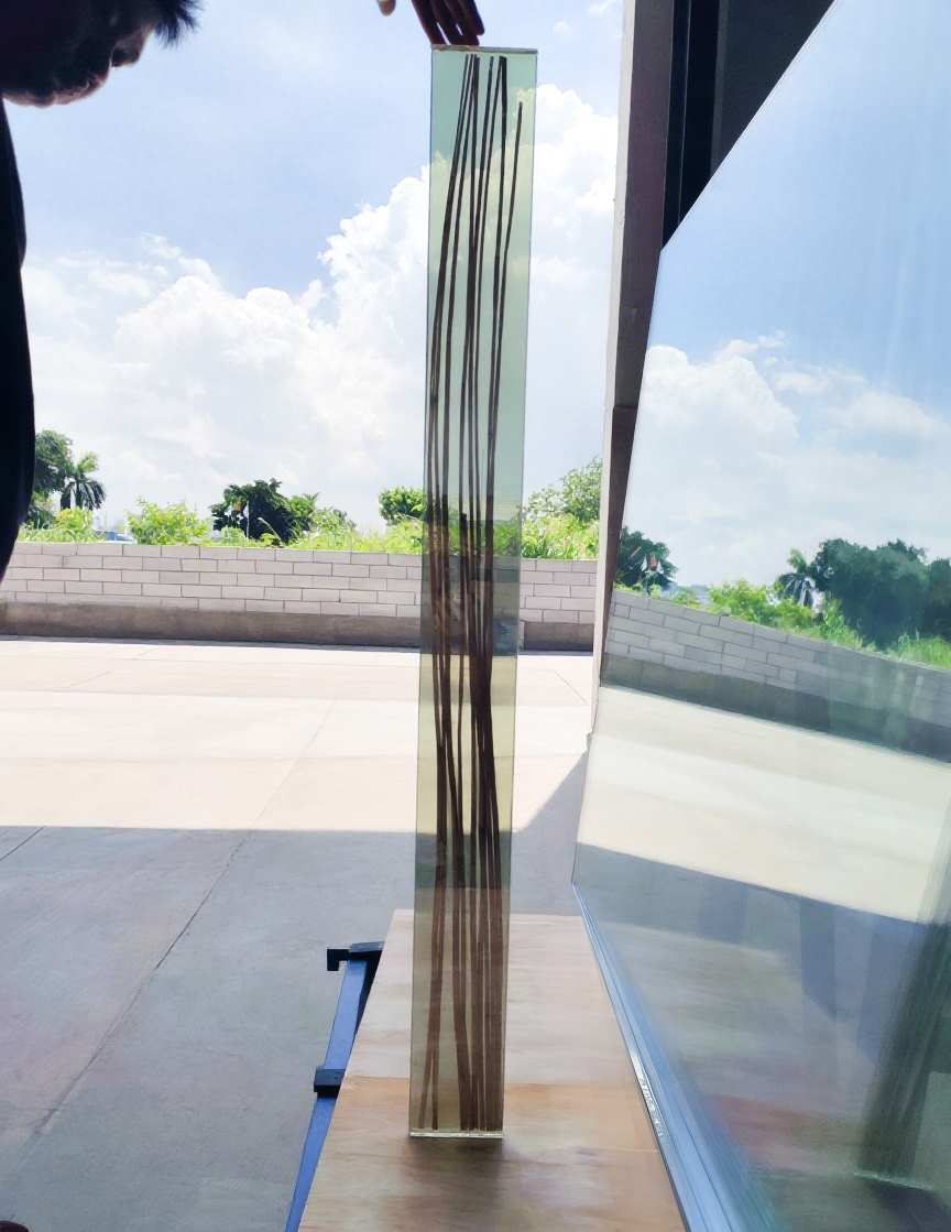 簧片夹层夹胶玻璃