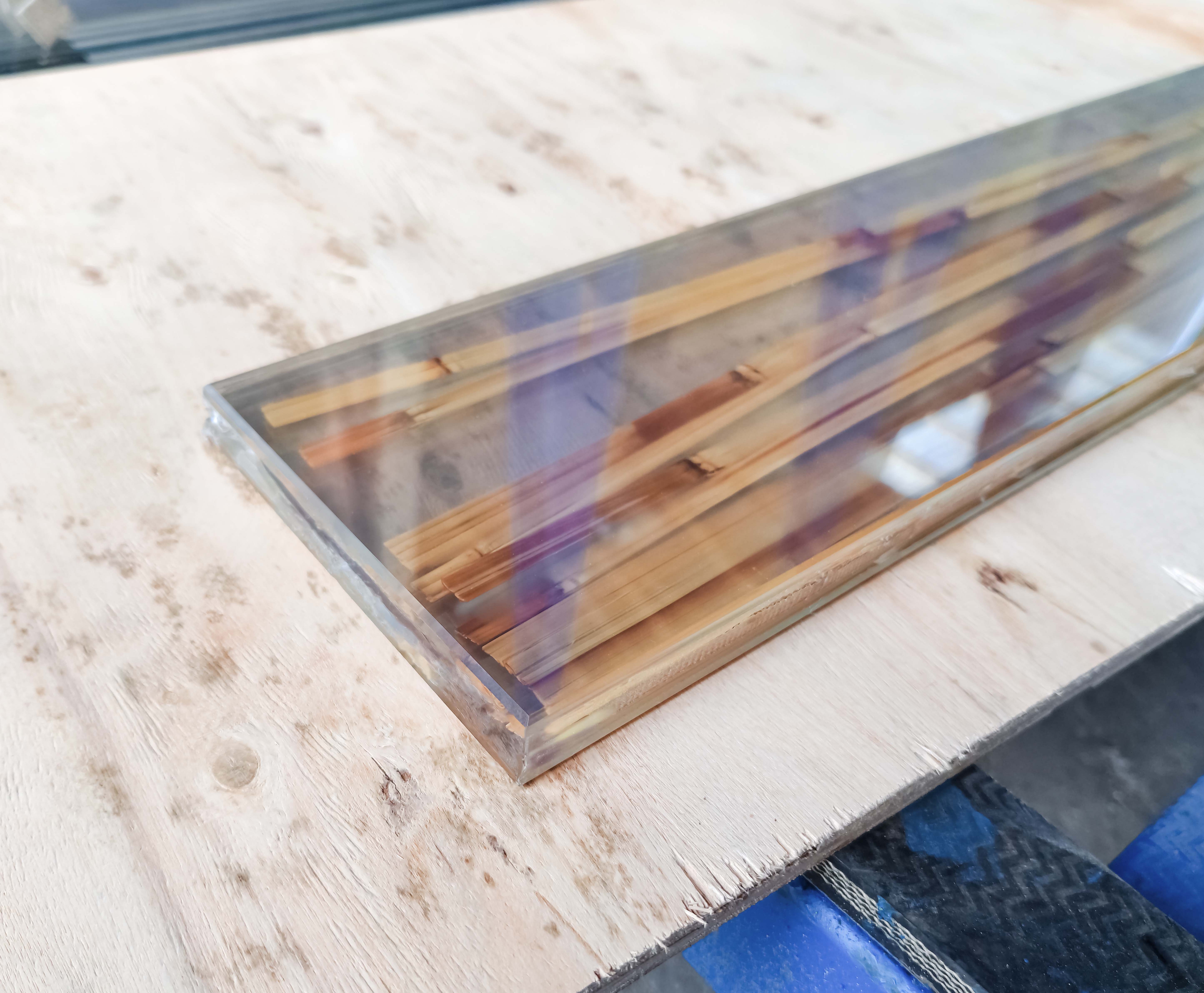 簧片夹层夹胶玻璃